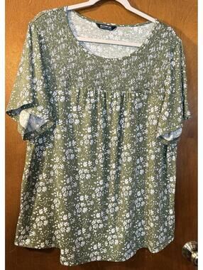 BloomChic Olive Green Floral Smocked Top Plus Size 18-20